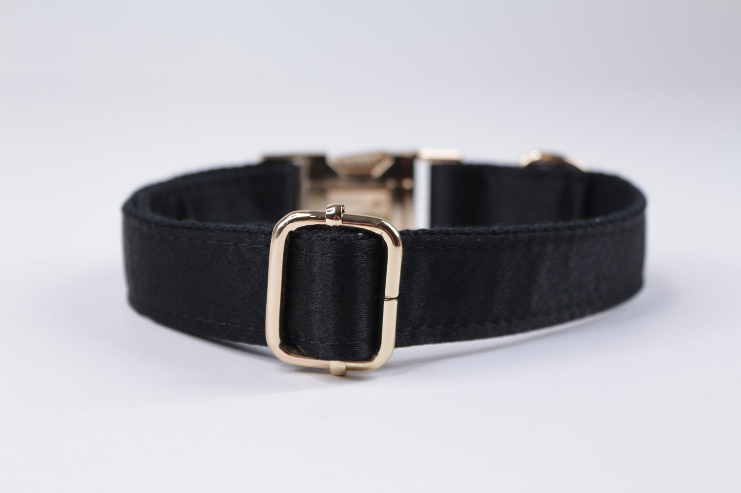 The Everyday Tuxedo Collar - Onyx (Gold Hardware)