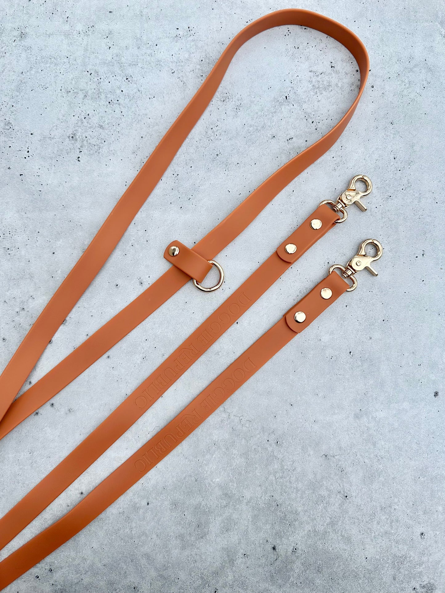 Hands-Free All-Weather Leash - Caramel
